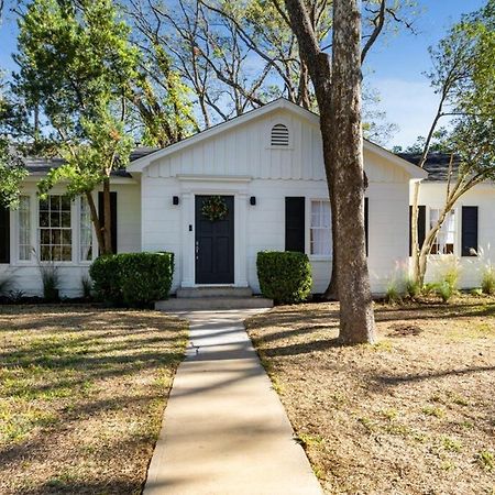 Luxury Bungalow Near Main W Hot-Tub And Firepit Villa Fredericksburg Exterior foto